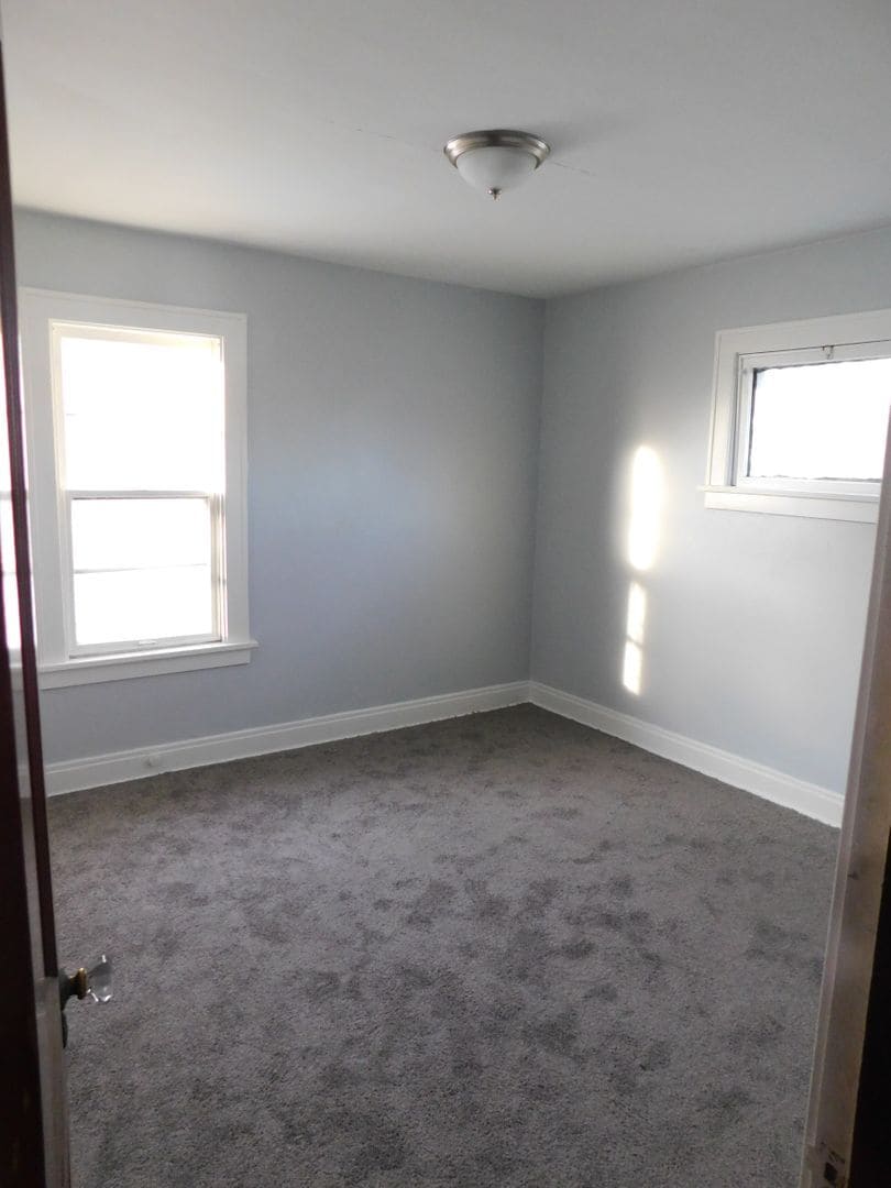 8229 Garfield Blvd Garfield Heights, OH 44125 – photo 4