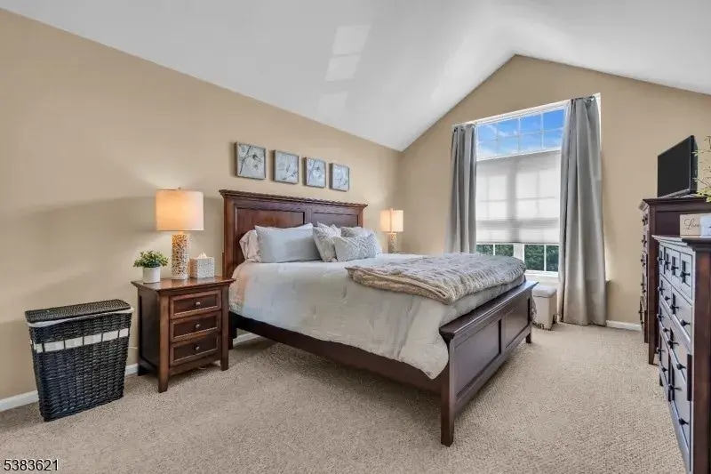 Building Photo - 10 Dudley Ct