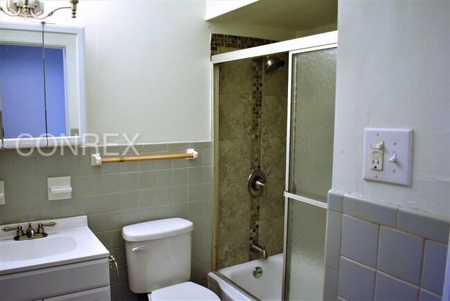 Building Photo - Charming 3 Bedroom Ranch