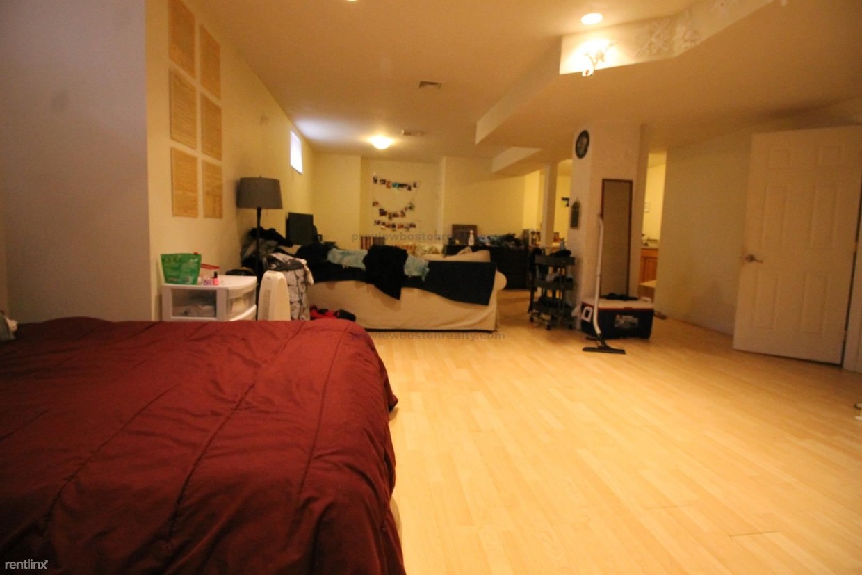 Foto principal - 731 Cambridge St