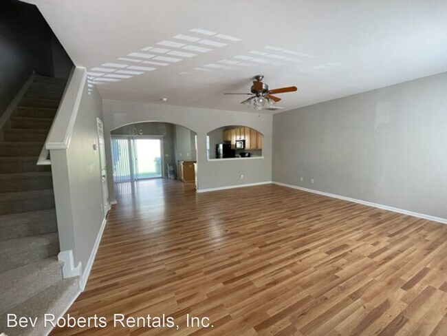 Foto del edificio - 3 br, 2.5 bath House - 804 Walnut Woods Drive
