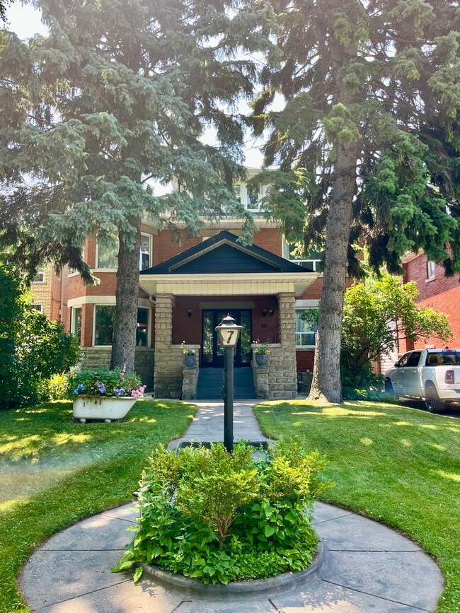 Building Photo - 7 High Park Blvd