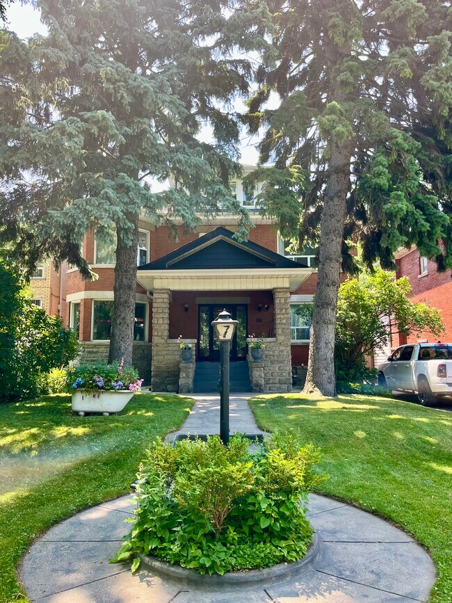 Photo du bâtiment - 7 High Park Blvd