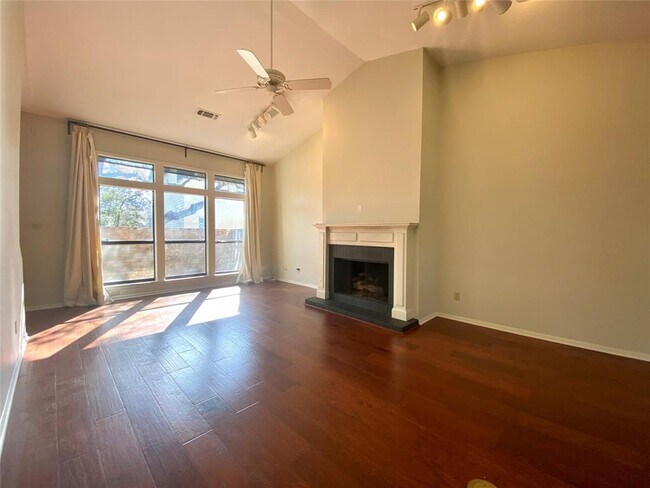 Foto del edificio - 2500 Quarry Rd