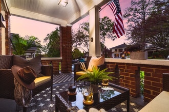 Building Photo - 715 Grandin Rd