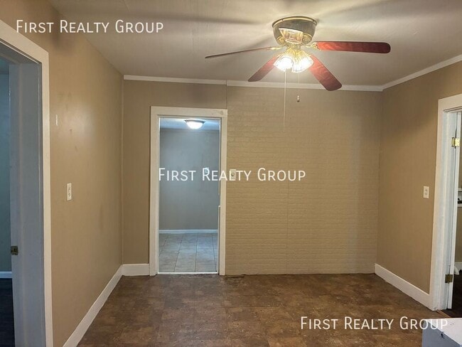 Building Photo - 2434 Forest Home Ave