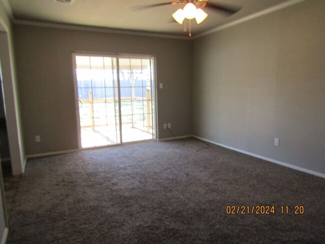 Building Photo - MacArthur Schools Area!