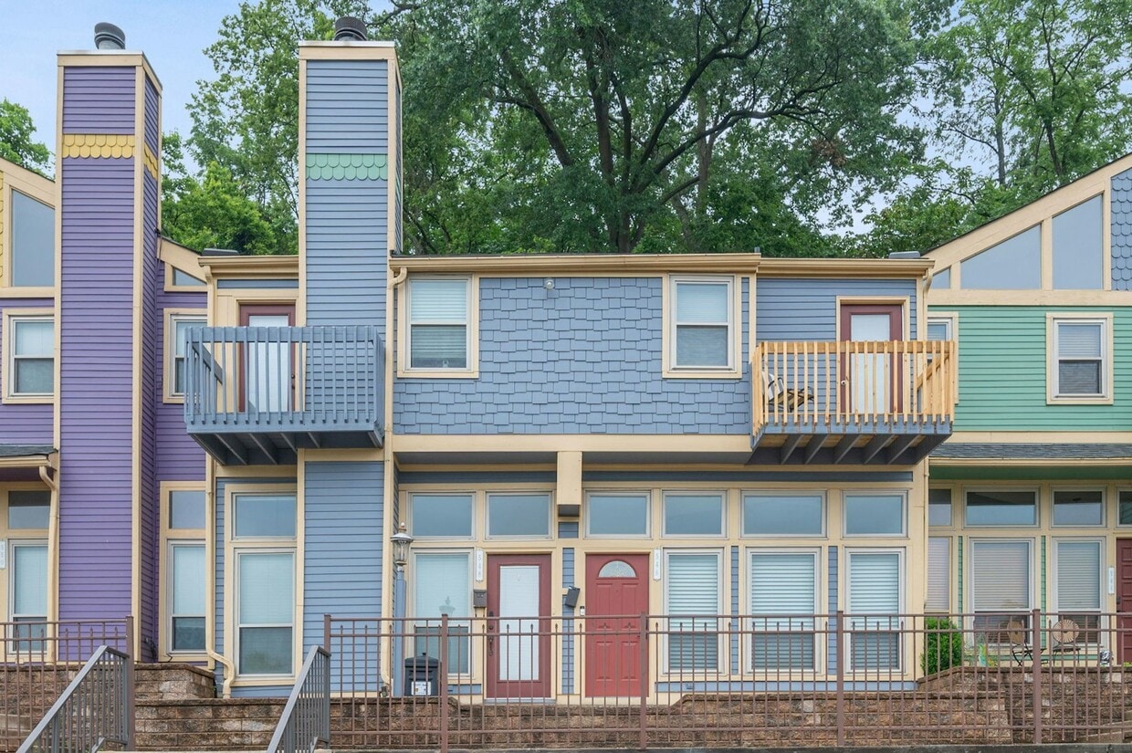 Primary Photo - 546 Tusculum Ave
