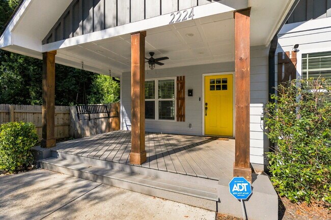 Foto del edificio - Updated Cottage 5 mins from Uptown Charlotte!