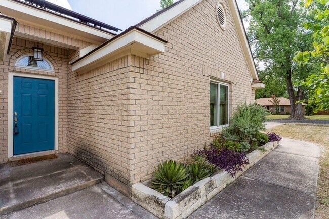Foto del edificio - 13213 Villa Park Dr