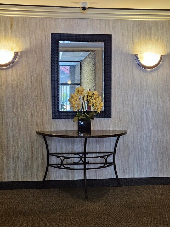 Foto del edificio - 44 S Main St