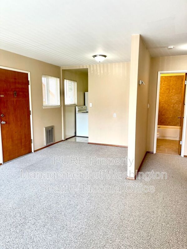 Building Photo - 1212 N 49th St