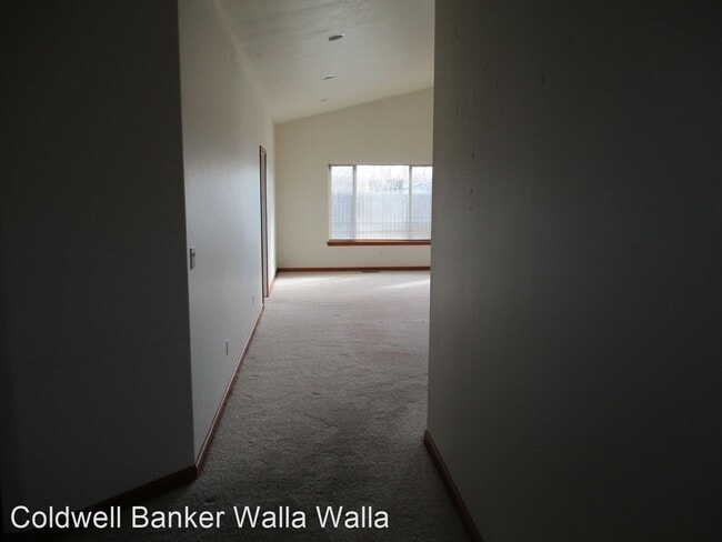 Building Photo - 3 br, 2 bath House - 330 Kathleen Place