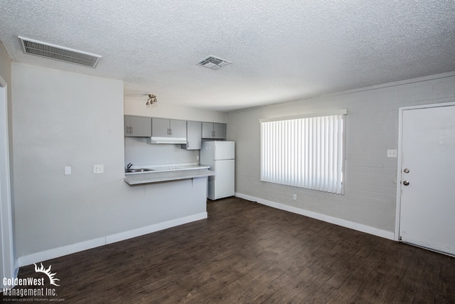 Foto del edificio - Charming 1Bdm 1Ba Apartment in Central Las Vegas!