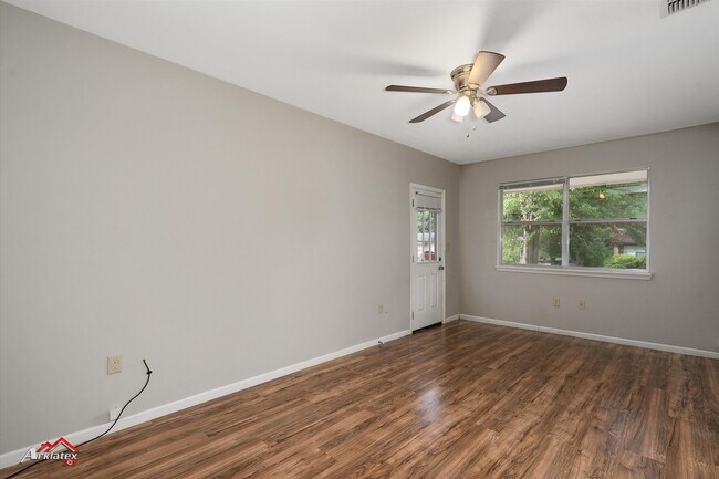 Building Photo - 1118 Kimberly Dr