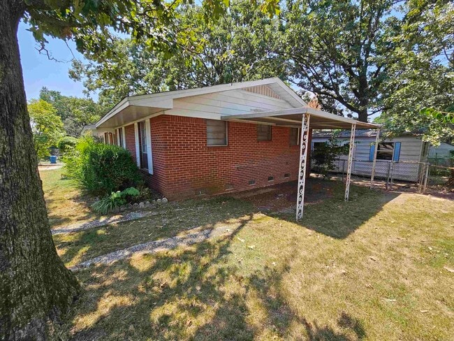 Building Photo - 2820 S Bryant St