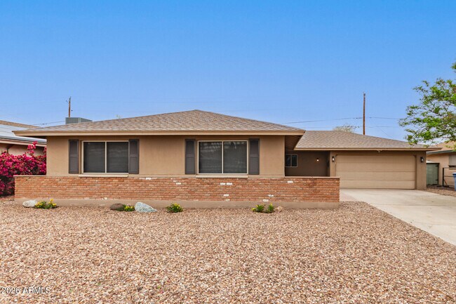 Building Photo - 3613 S Kenneth Pl