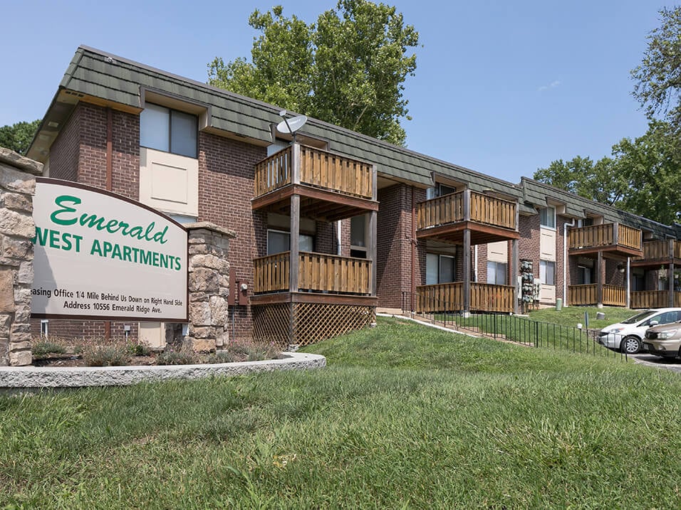 Welcome to Emerald Crossing Apartments! - Emerald Crossing