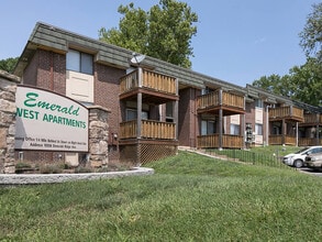 Welcome to Emerald Crossing Apartments! - Emerald Crossing