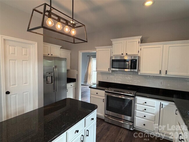 Foto del edificio - 8605 Tamarron Dr