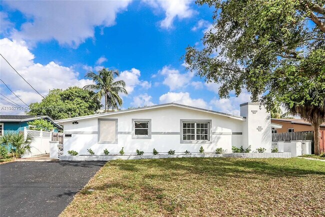 Foto del edificio - 4421 NW 34th Ct