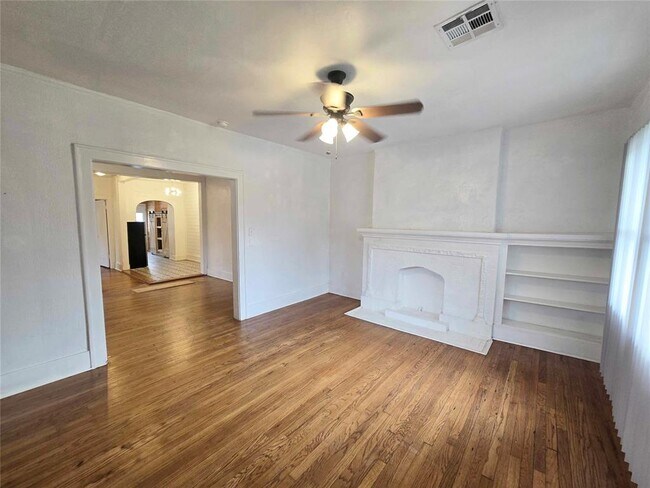 Foto del edificio - 2203 N Barnes Ave