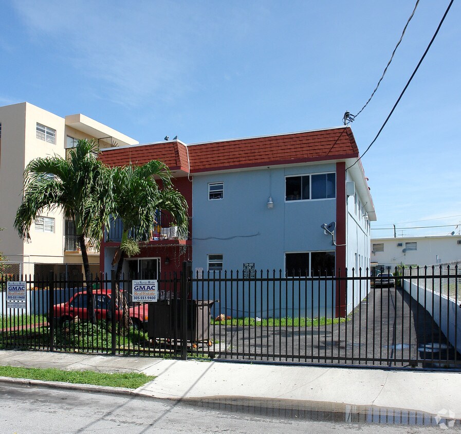 Building Photo - 739 NW 3rd St