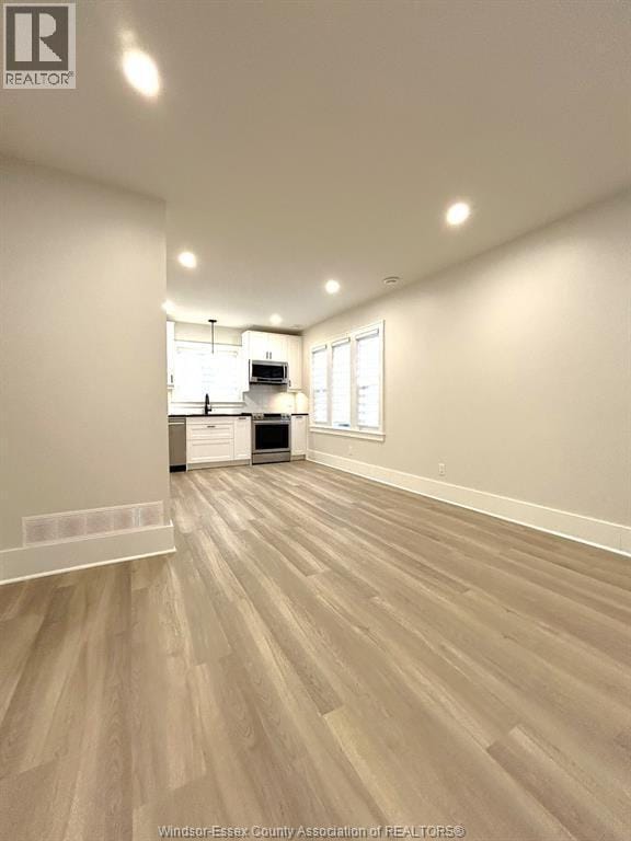 Building Photo - 1748 Hall Ave