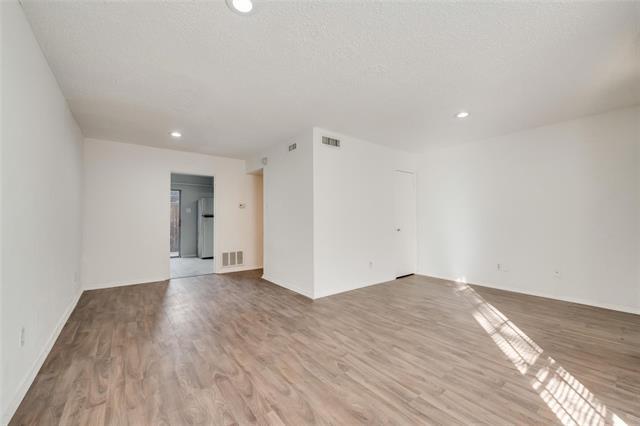 Foto del edificio - 9829 Park Ln Ct