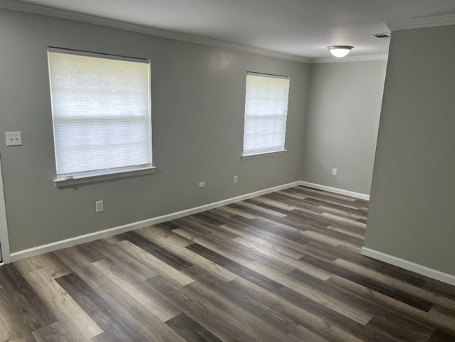 Building Photo - 202 Princeton Dr