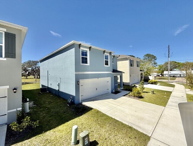 Building Photo - 1374 Holodak Dr