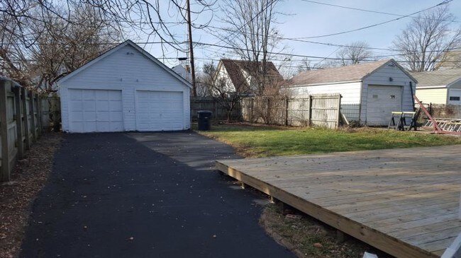 Foto del edificio - 1527 Meriline Ave