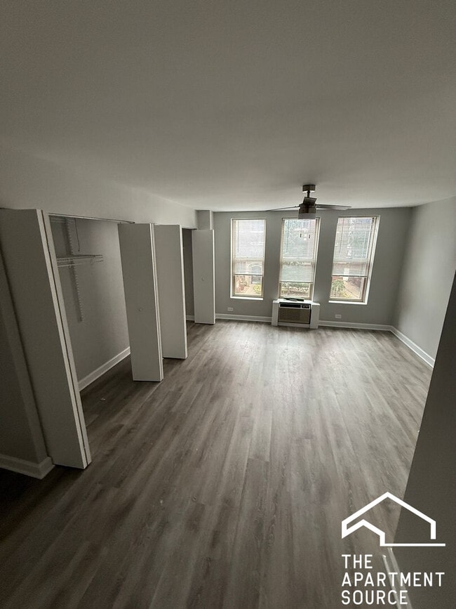 Building Photo - 744 W Gordon Terrace