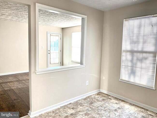 Building Photo - 2450 Apple Blossom Ln