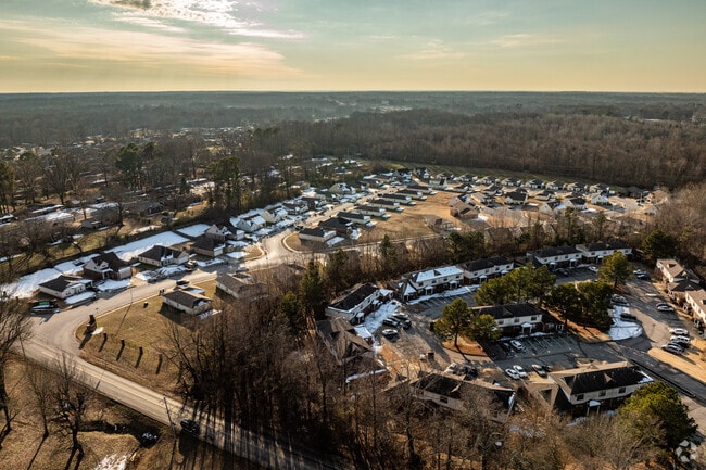 Aerial Photo - Windsor Pointe