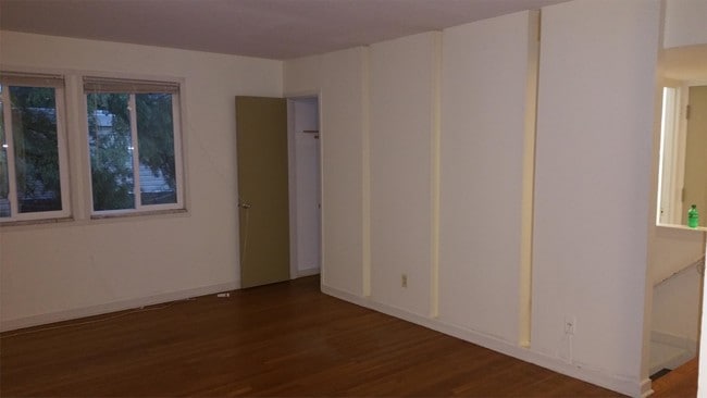 Building Photo - 7638 Dale Ave