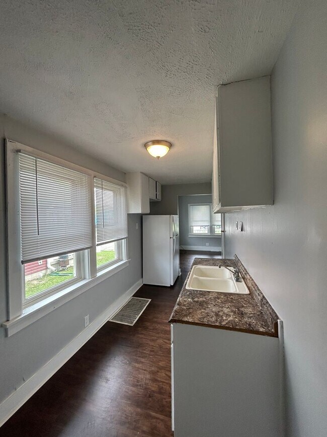 Foto del edificio - 1303 S Elm St