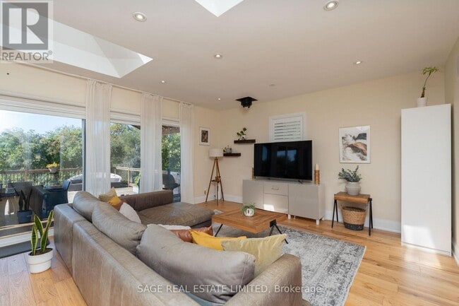 Photo du bâtiment - 15724 Hurontario St