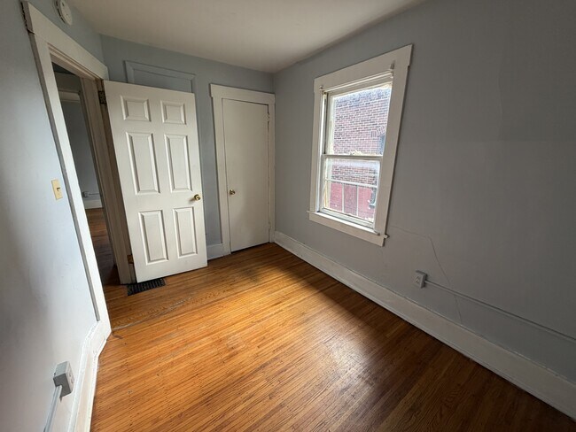 Building Photo - 11 Myrtle St