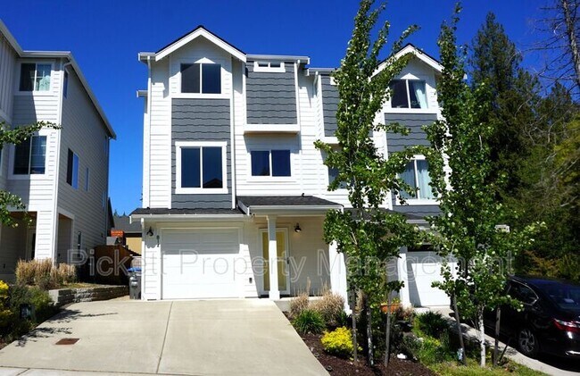 Foto del edificio - 814 NW Highgarden Dr