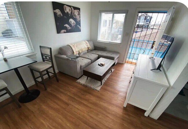 Foto del edificio - 5114 Brighton Ave