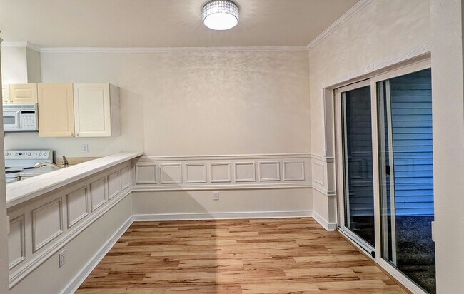 Building Photo - Bothell / Woodinville 1 Bedroom Ground Flo...