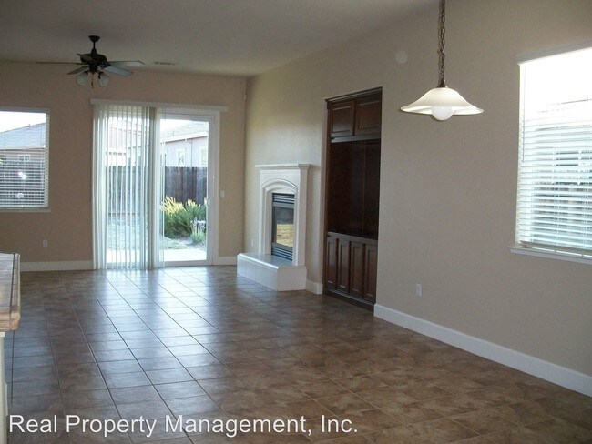 Building Photo - 752 Rivercrest Pky