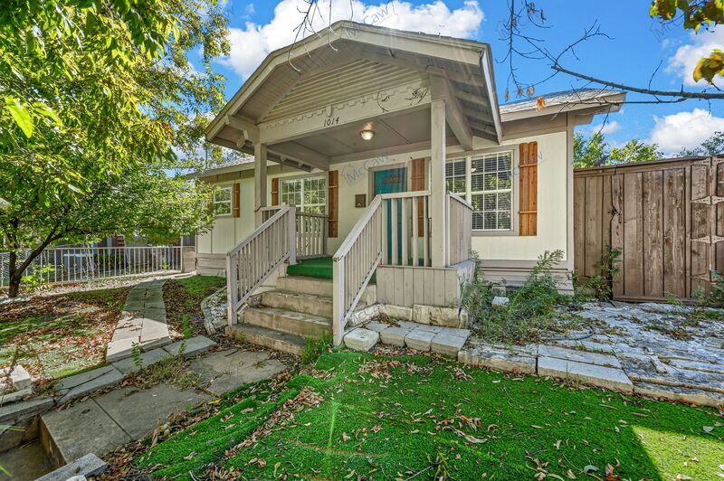 Primary Photo - 1014 W Clarendon Dr