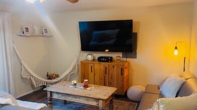 Building Photo - 885 S 50 W