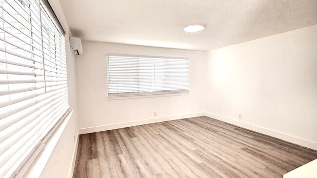 Foto del edificio - 721 N 68th Ter