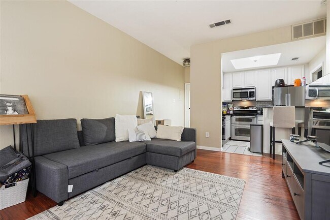 Foto del edificio - 806 W 24th St