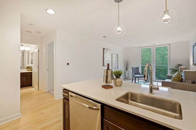 Foto del edificio - 1115 H St NE