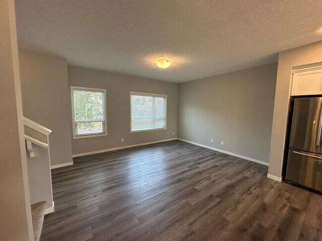 Building Photo - Stylish 3-Bedroom Townhouse in Harvest Hills – Perfect for Family Living (IP009)