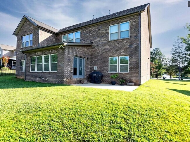 Building Photo - 5 Bedroom Single Family Home in Waxhaw